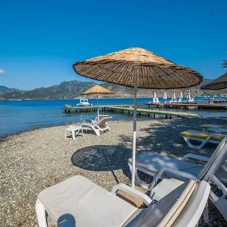 מלון Balalayka Butik 3*